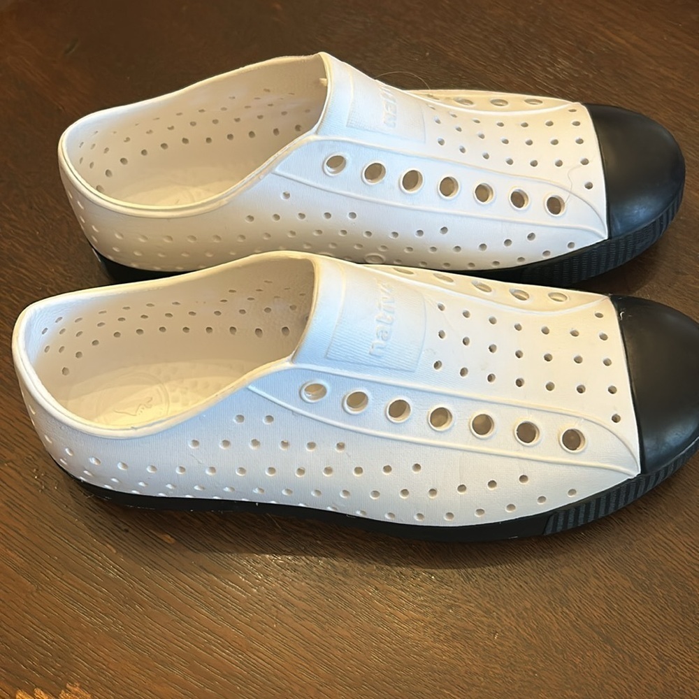Native Jefferson Women's Size 9 - Picture 8 of 9